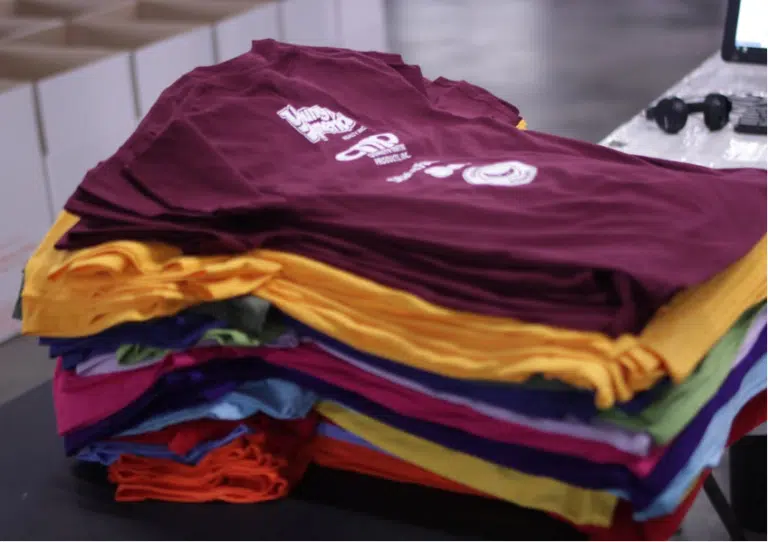 t shirt haut vêtement