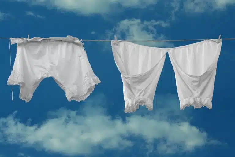 v&ecirc;tements blancs linge