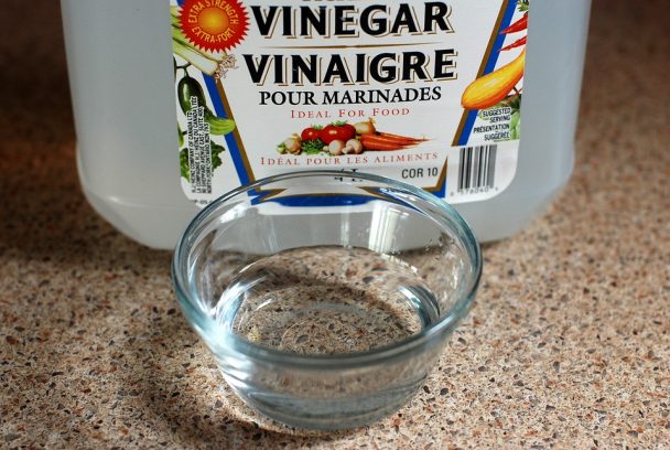 Comment remplacer le liquide de rinçage pour le lave-vaisselle