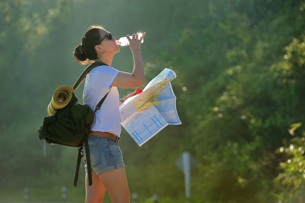 boire de l'eau potable voyage randonn&eacute;e tourista turista diarrh&eacute;e du voyageur s'hydrater
