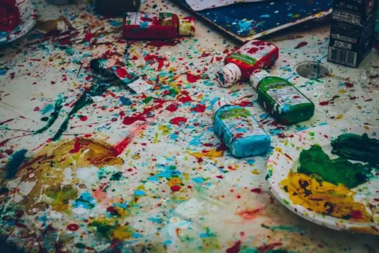 taches de peinture