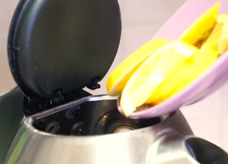 nettoyer bouilloire avec du citron