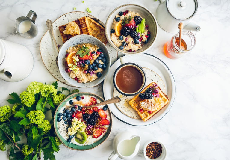 matin matinal petit-d&eacute;jeuner encas caf&eacute; fruit&eacute; fruits tartines sain