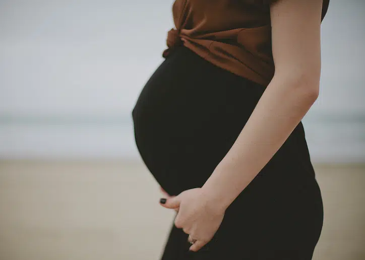 femme enceinte grossesse ventre