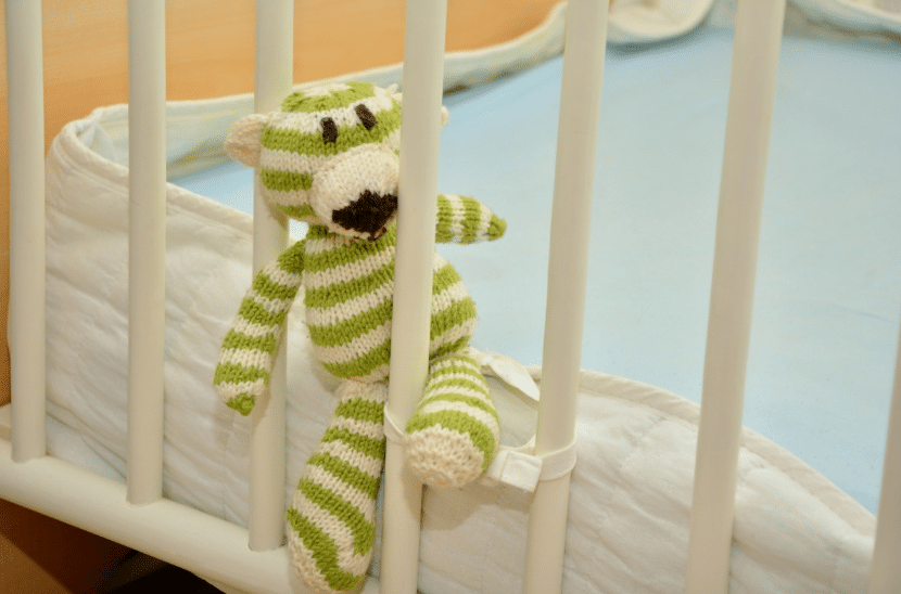lit de b&eacute;b&eacute; doudou peluche matelas