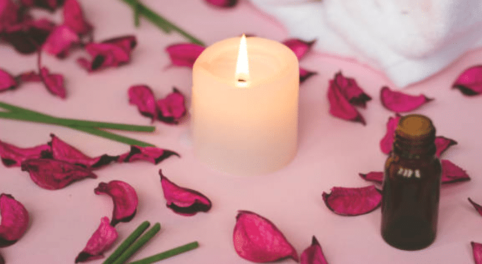 huile essentielle saint valentin p&eacute;tales de rose