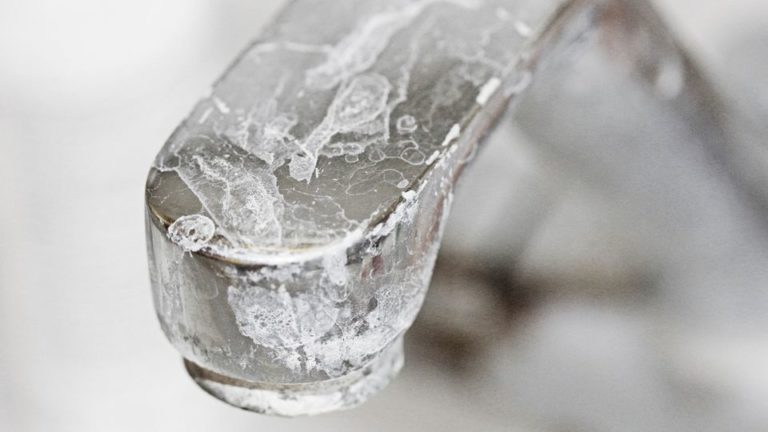 calcaire robinet acier inoxydable taches salet&eacute;