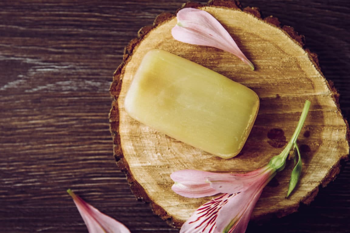 Savon au fiel de bœuf : tout ce qu'il faut savoir sur ce détachant