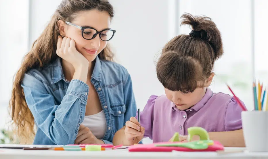 nounou soeurs devoirs baby sitting