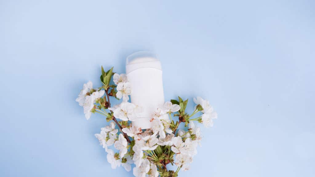 Comment enlever les taches de transpiration : 5 astuces infaillibles