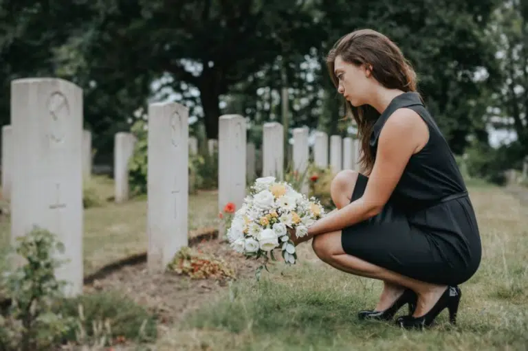 rendre hommage proche d&eacute;c&eacute;d&eacute; mort d&eacute;funt