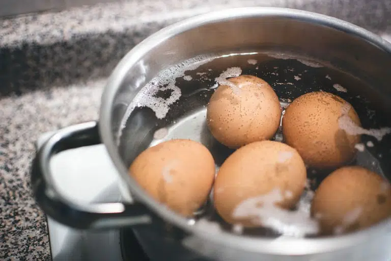 cuisson des oeufs eau bouillante