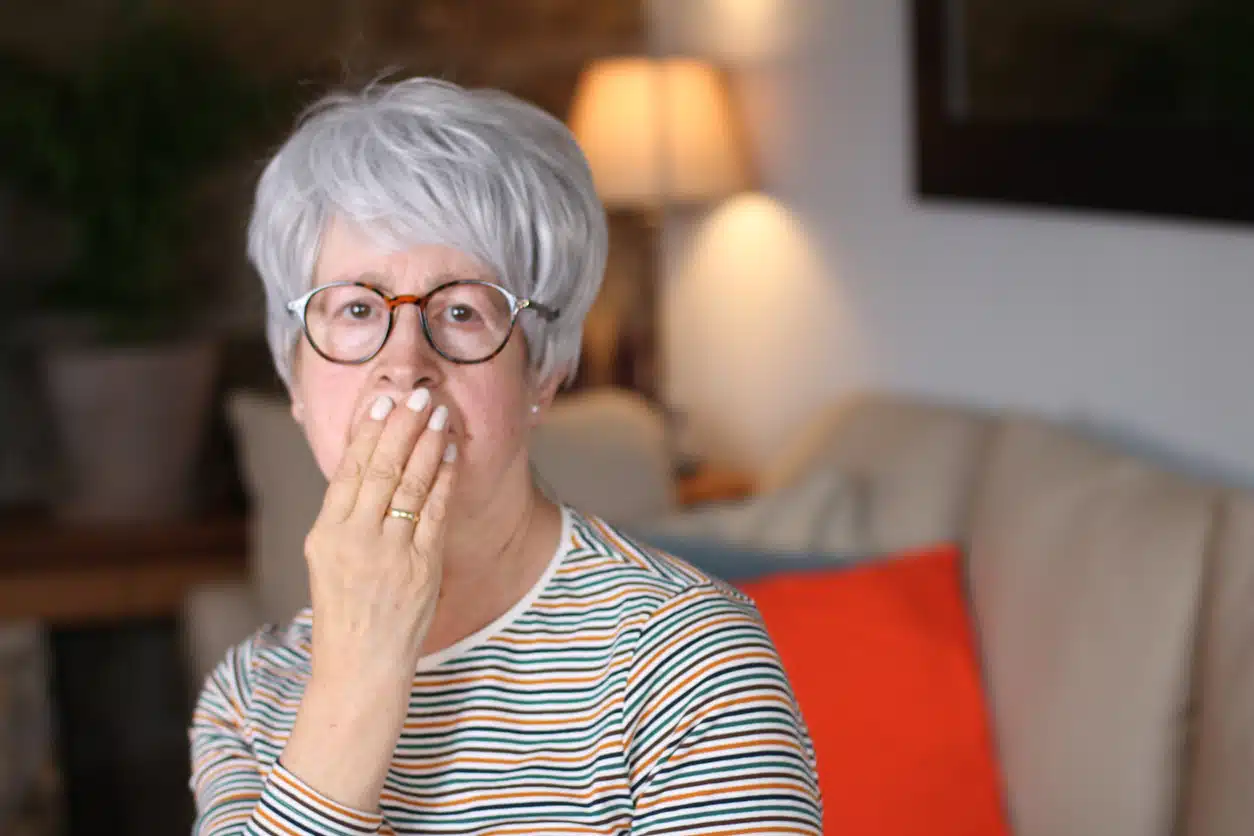 signes rep&eacute;rer un menteur bouche