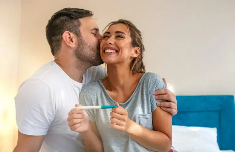 femme enceinte couple b&eacute;b&eacute;