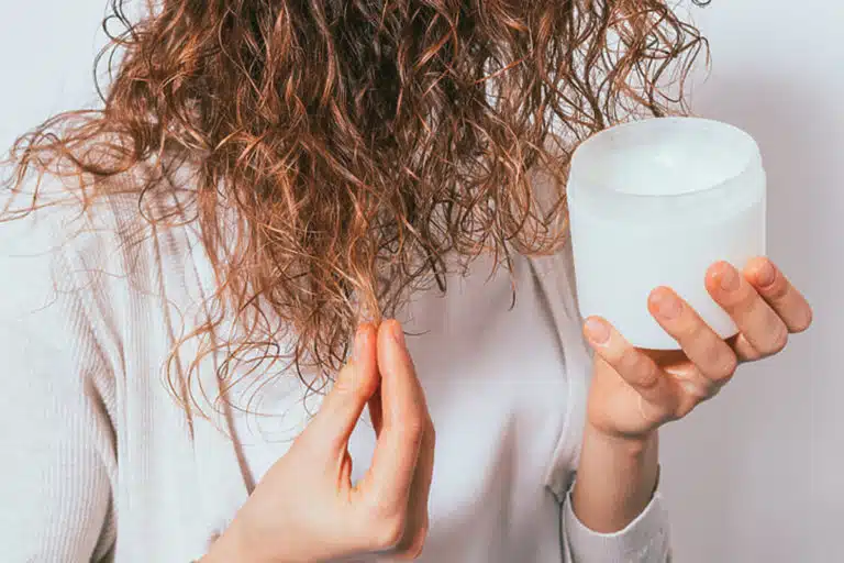 masque soin cheveux boucl&eacute;s ab&icirc;m&eacute;s huile de coco