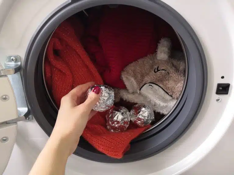 aluminium dans la machine &agrave; laver pour entretien du linge &eacute;lectricit&eacute; statique