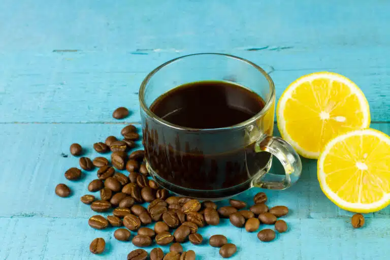 Caf&eacute; noir et citron frais caf&eacute; au citron