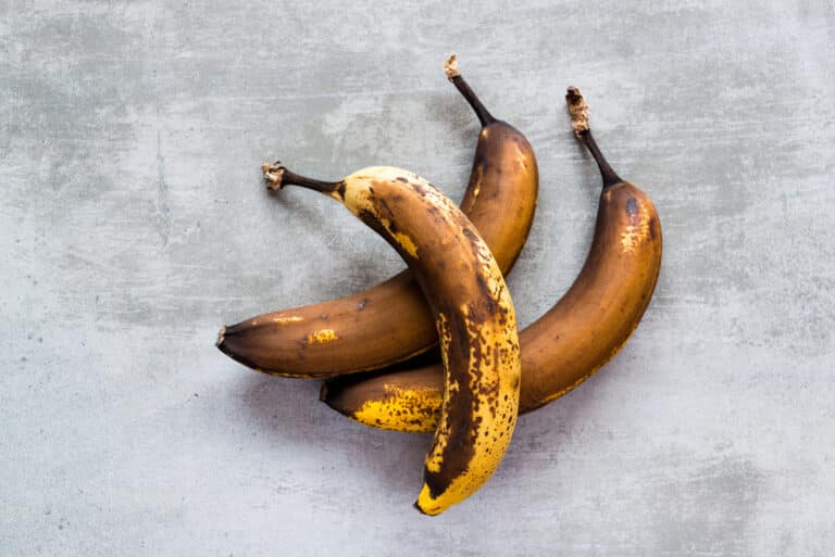 bananes trop m&ucirc;res bananes noires noircies ab&icirc;m&eacute;es