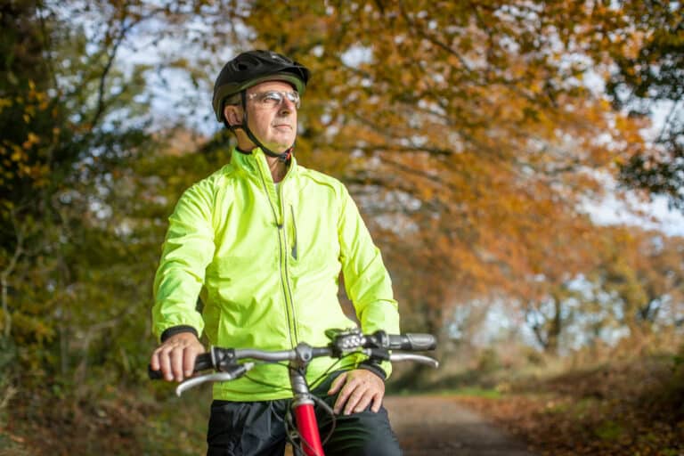 cycliste promenade &agrave; v&eacute;lo