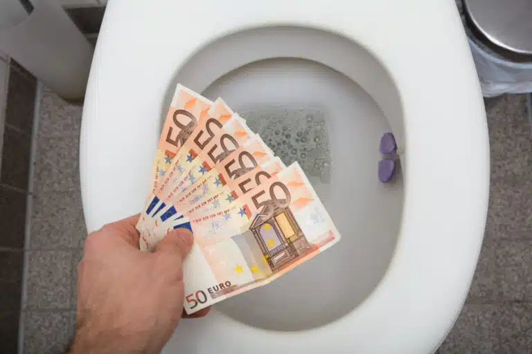 toilettes wc petit coin chasse d'eau &eacute;conomiser l'eau gaspillage gaspiller