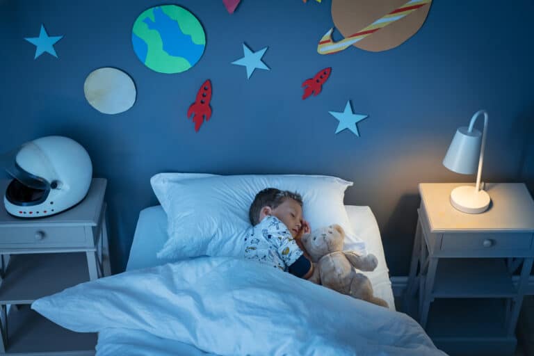 chambre d'enfant en train de dormir d'un sommeil profond lit pour enfant d&eacute;coration