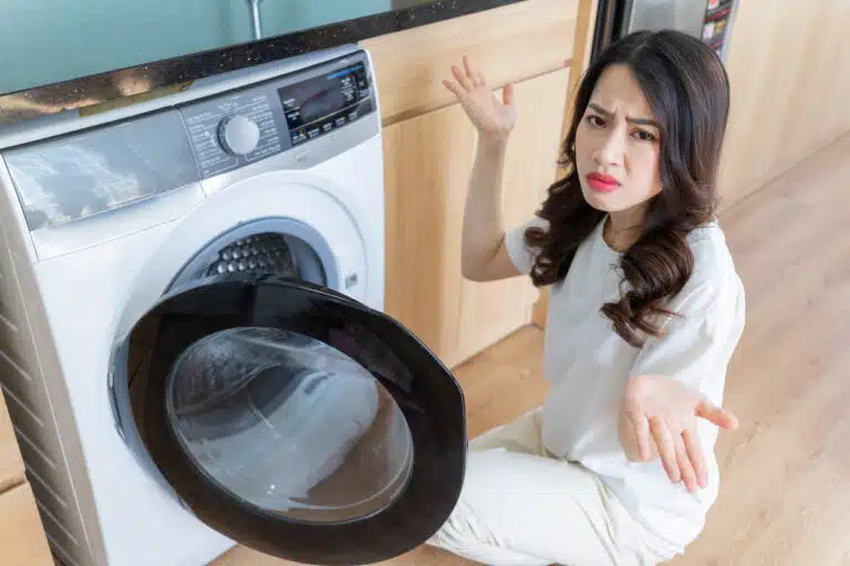 probl&egrave;me machine &agrave; laver odeurs panne lave-linge canalisation bouch&eacute;e