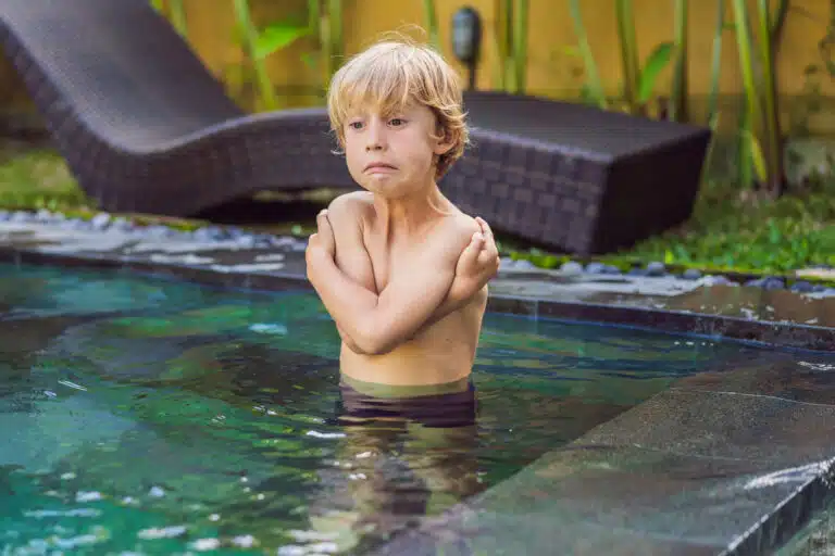 piscine-eau-trop-froide-baignade