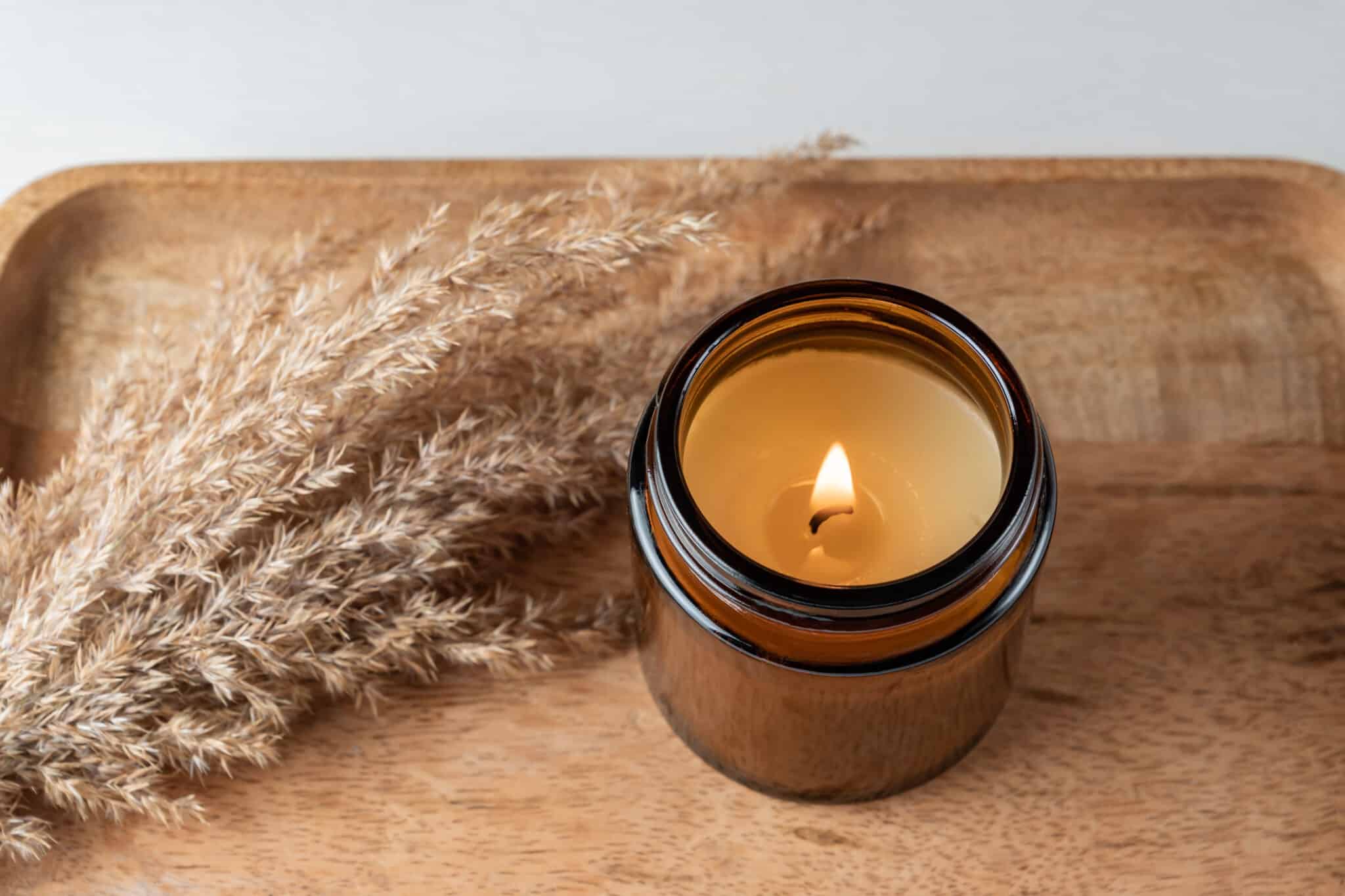 Bougie faite &agrave; la main &agrave; partir de paraffine et de cire de soja