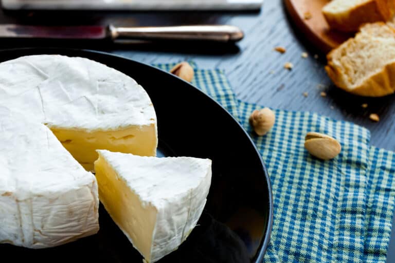 Camembert fromage traditionnel Français de Normandie