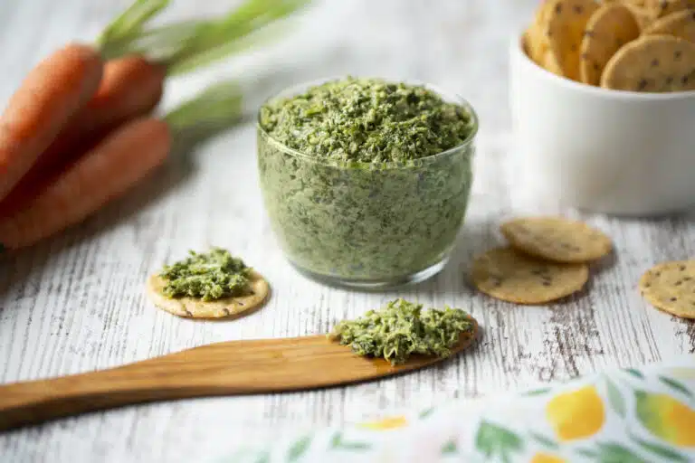 Pesto de feuilles de carottes Fanes de carottes Tartinade