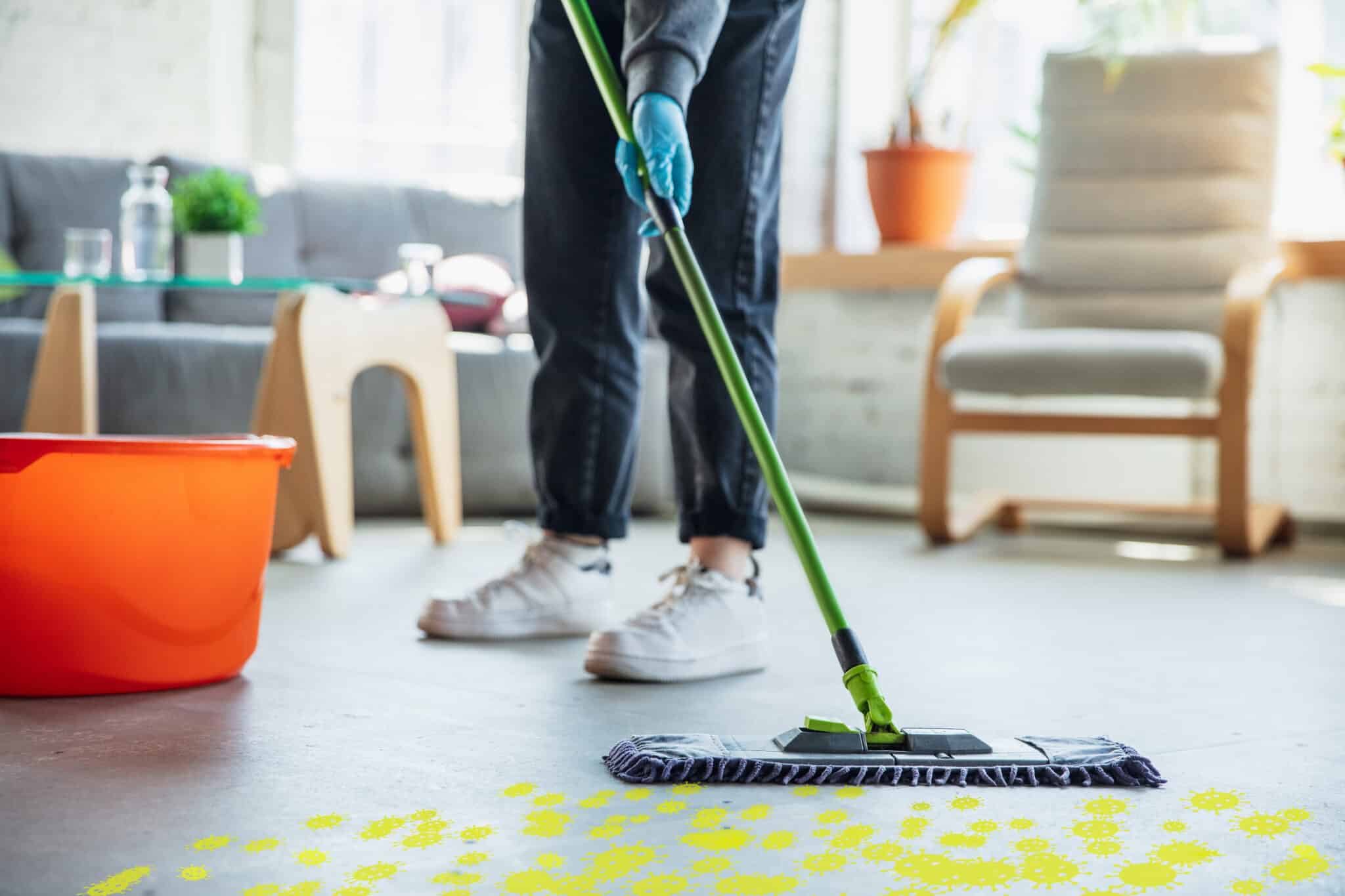 passer la serpilli&egrave;re carrelage nettoyage du sol