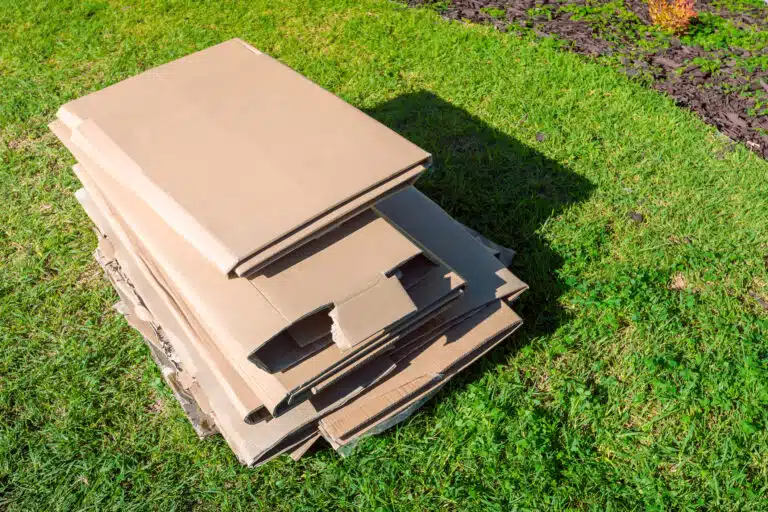 piles de cartons carton jardin