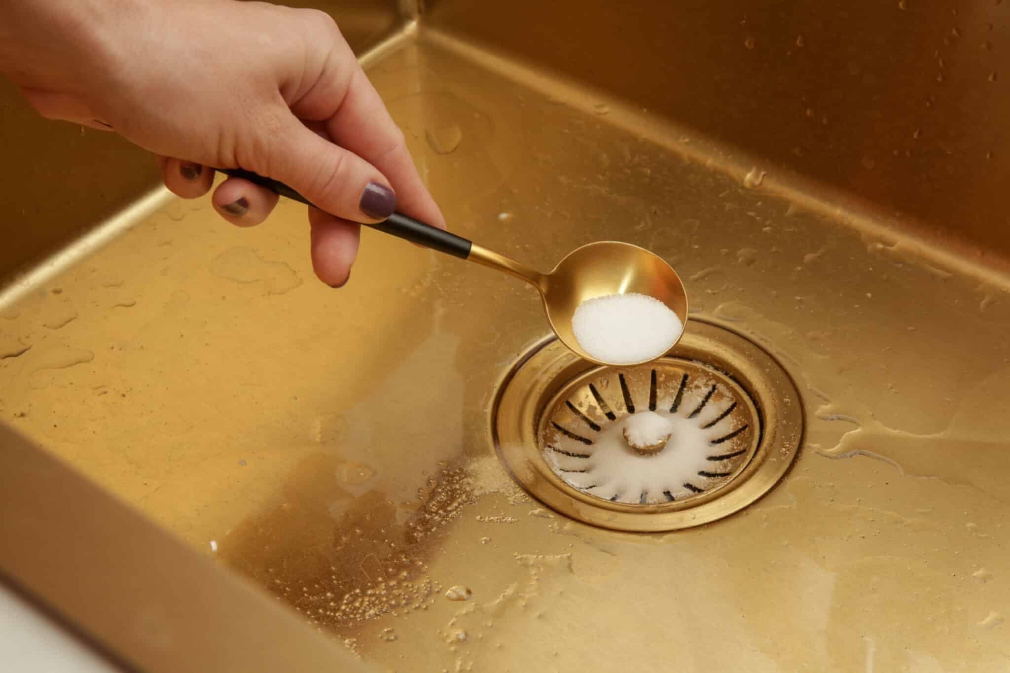 bicarbonate de soude sel levure chimique d&eacute;boucher un &eacute;vier bouchon canalisation drain
