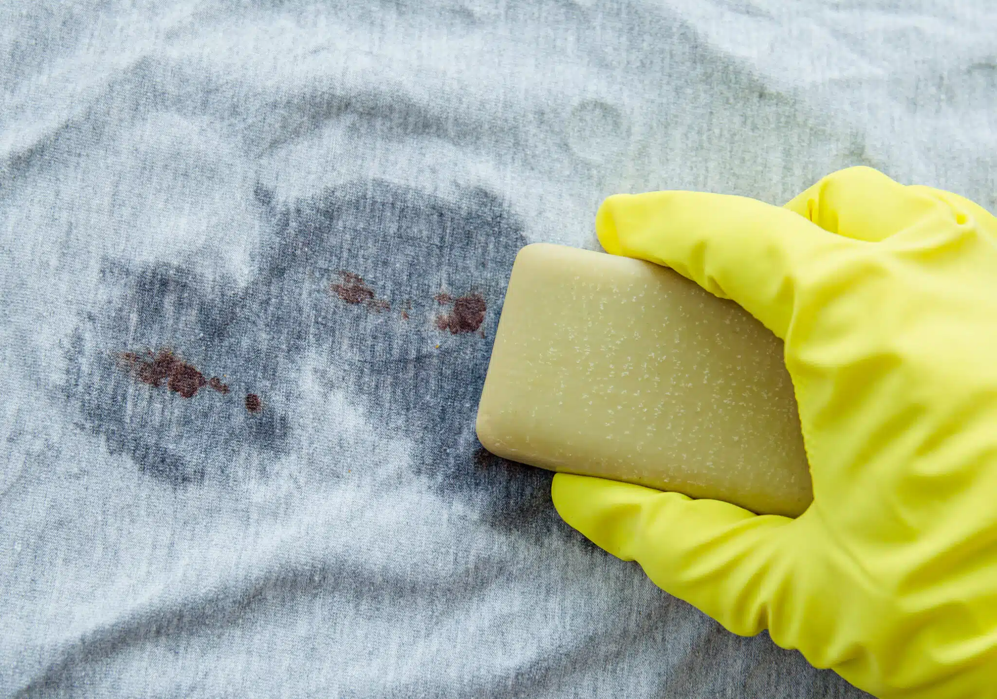 savon d&eacute;tachant d&eacute;tachage d&eacute;tacher le linge taches tenaces sang 