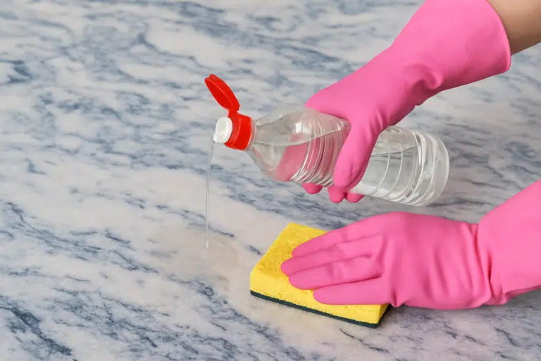 vinaigre blanc sur marbre surfaces incompatibles avec le vinaigre produit ménager