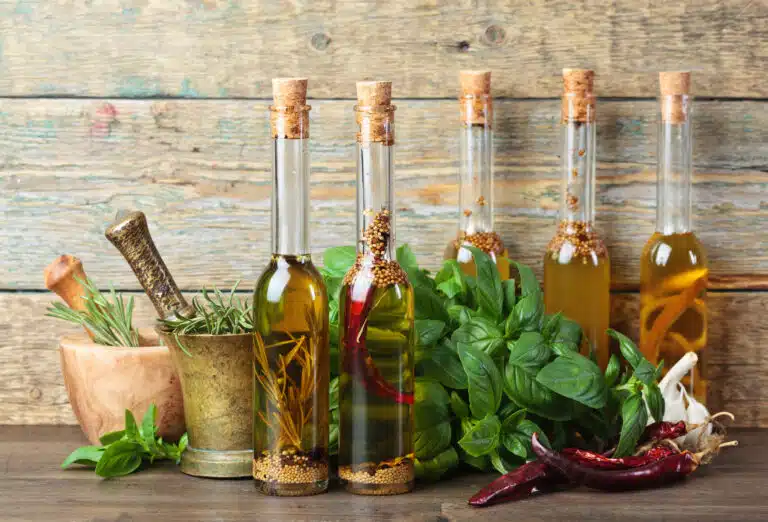 Huile d&rsquo;olive au basilic herbes &eacute;pices graines de moutarde huile aromatis&eacute;e parfum&eacute;e maison