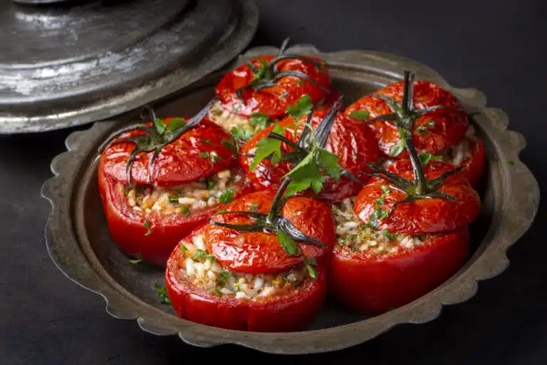 Tomates farcies &agrave; l&rsquo;huile d&rsquo;olive et au riz