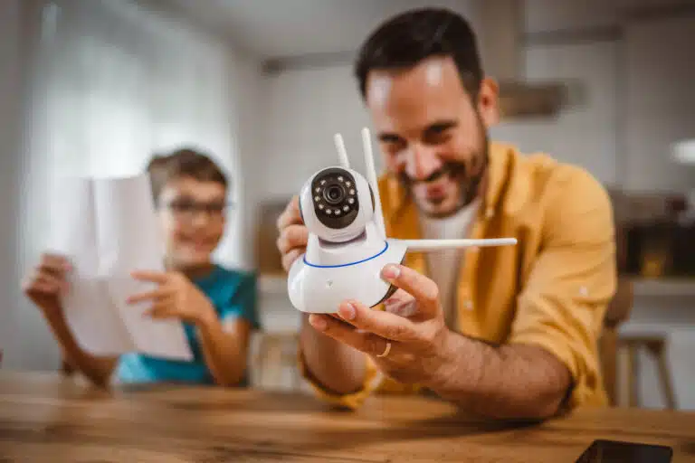 installer une cam&eacute;ra de surveillance en int&eacute;rieur s&eacute;curit&eacute; CCTV maison