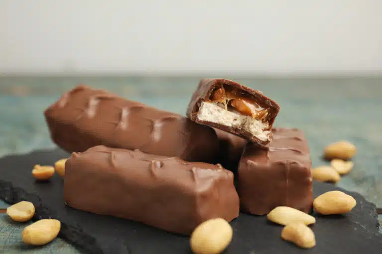 recettes barres chocolat&eacute;es snickers maison
