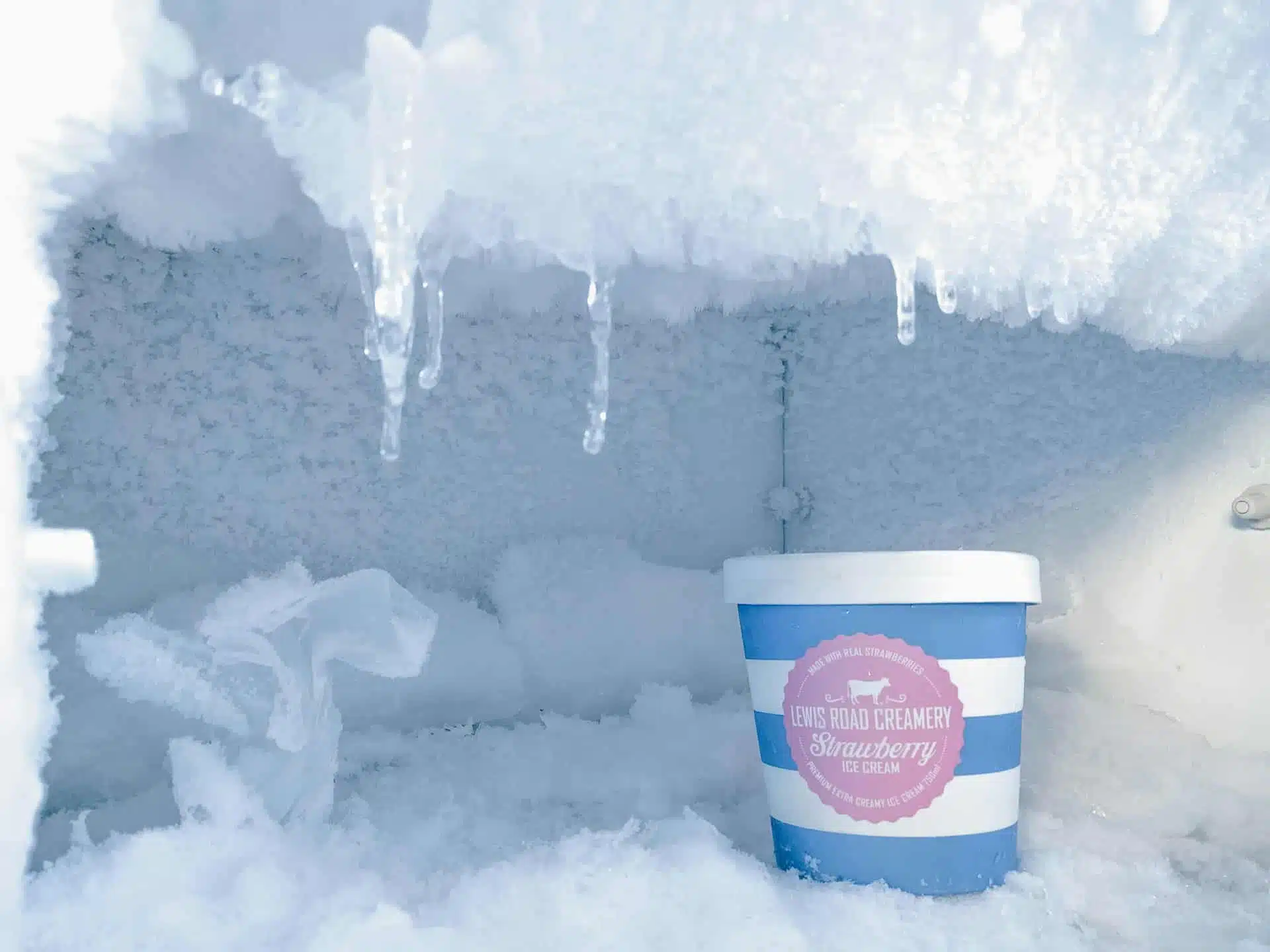 D&eacute;givrez sans stress : la recette express du spray maison qui fait fondre la glace