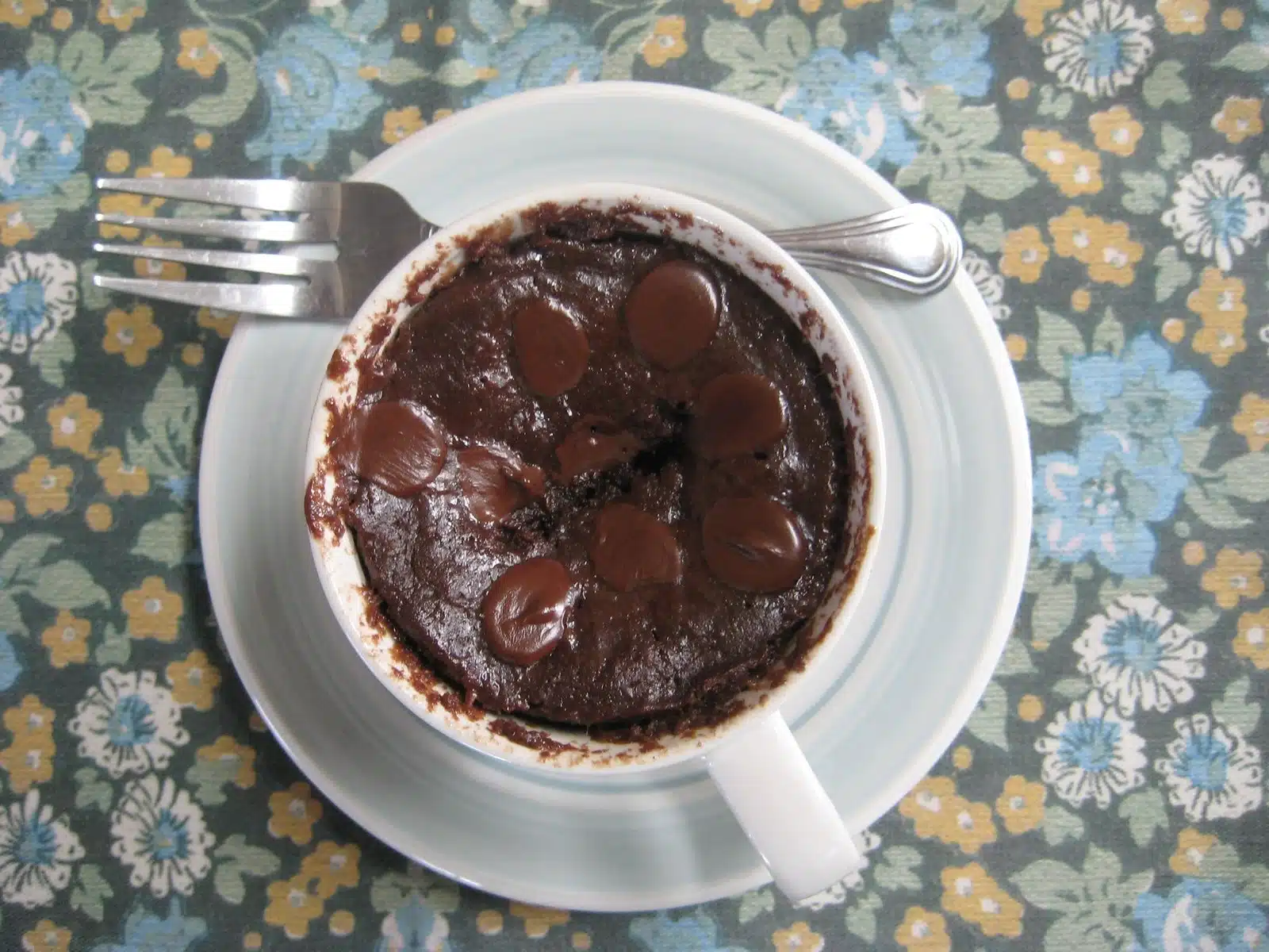 G&acirc;teau &agrave; la banane express : la douceur minute dor&eacute;e