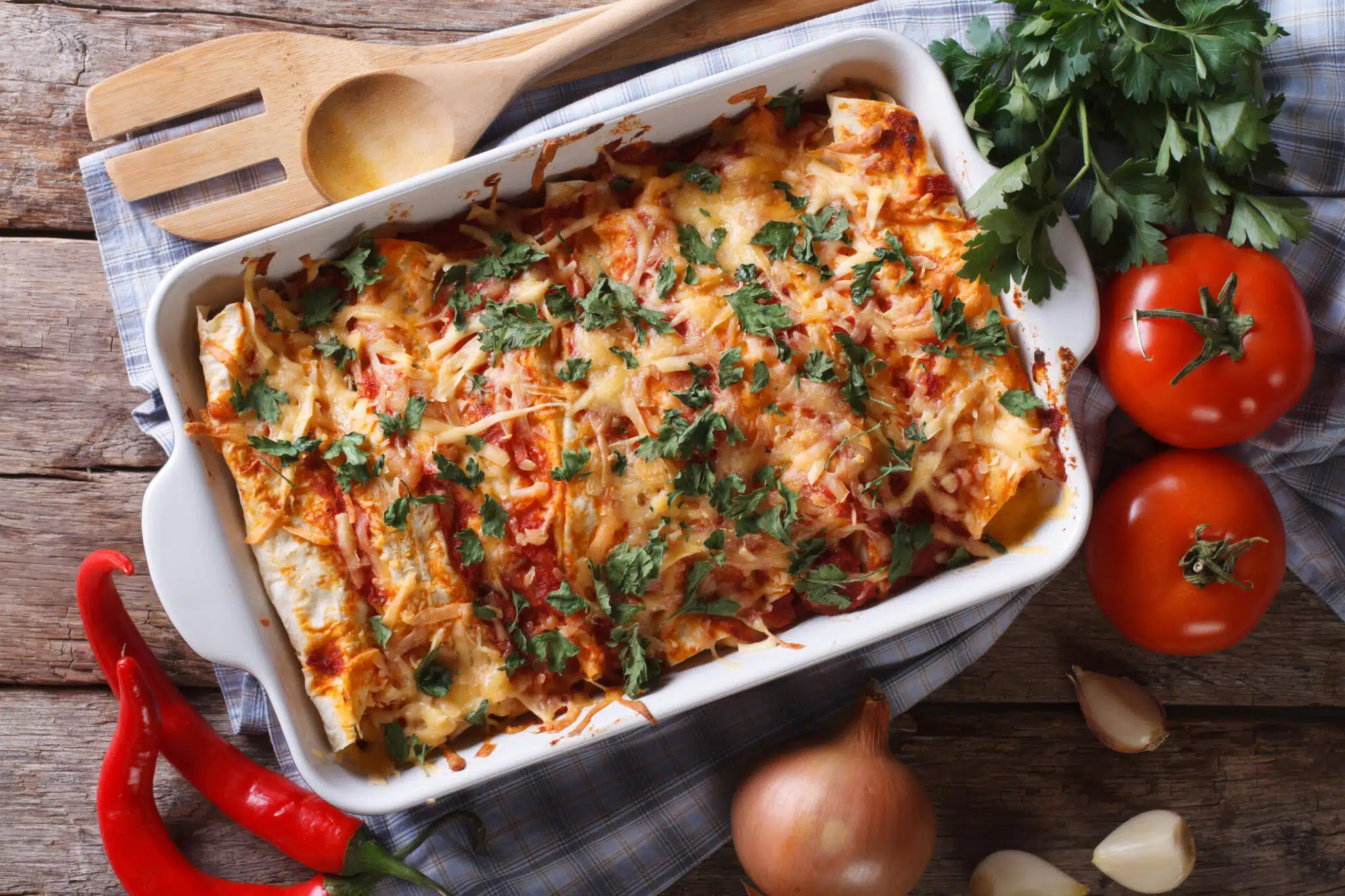 La pr&eacute;paration &eacute;tape par &eacute;tape pour des enchiladas gratin&eacute;es &agrave; souhait