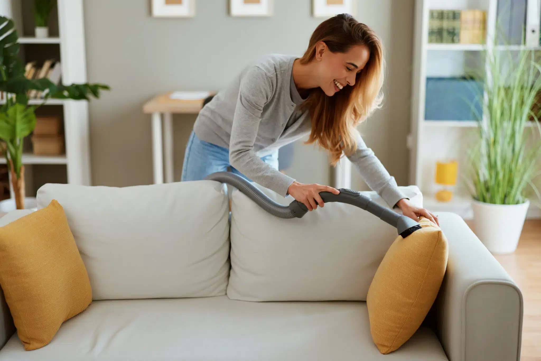 D&eacute;gainer l'aspirateur chaque semaine : le geste magique qui remplace tous les lavages complexes