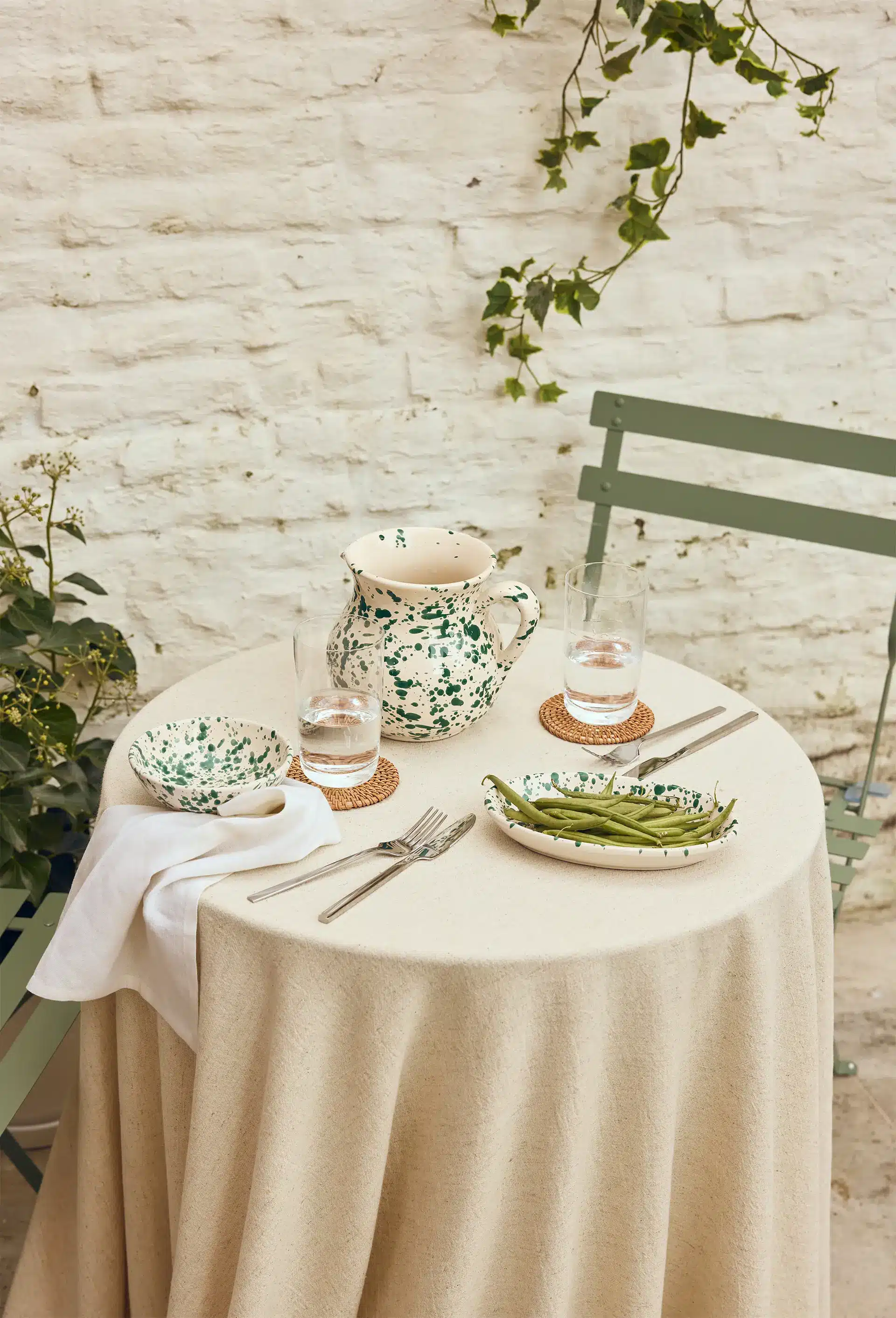 Des jeux de mati&egrave;res et de hauteurs pour donner l'illusion d'un jardin luxuriant